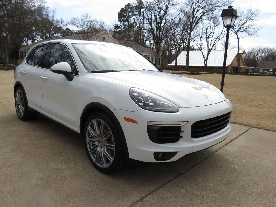 2016 Porsche 958 Cayenne S - Image 11 of 12