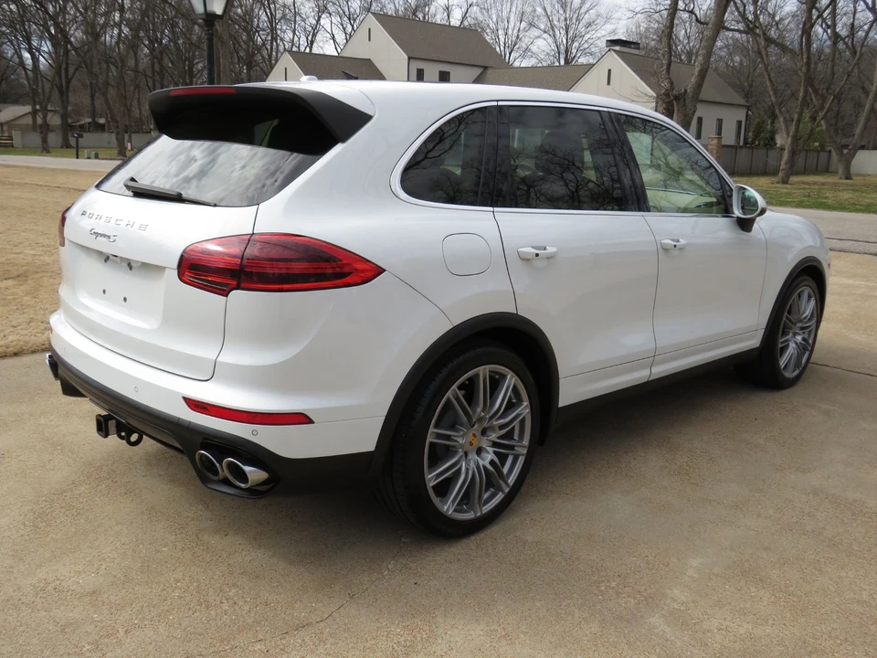 2016 Porsche 958 Cayenne S - Image 8 of 12
