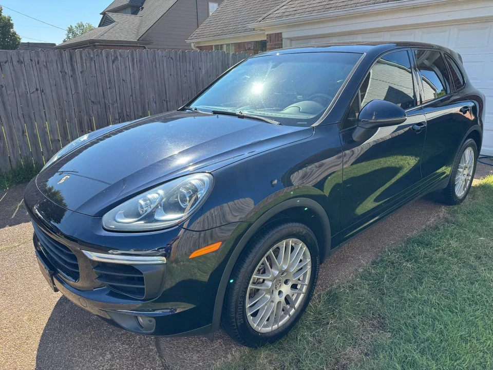 2016 Porsche 958 Cayenne S - Image 2 of 11