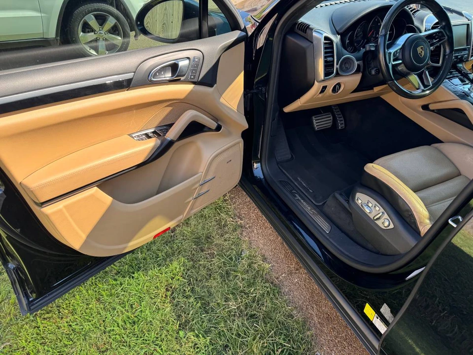 2016 Porsche 958 Cayenne S - Image 5 of 11