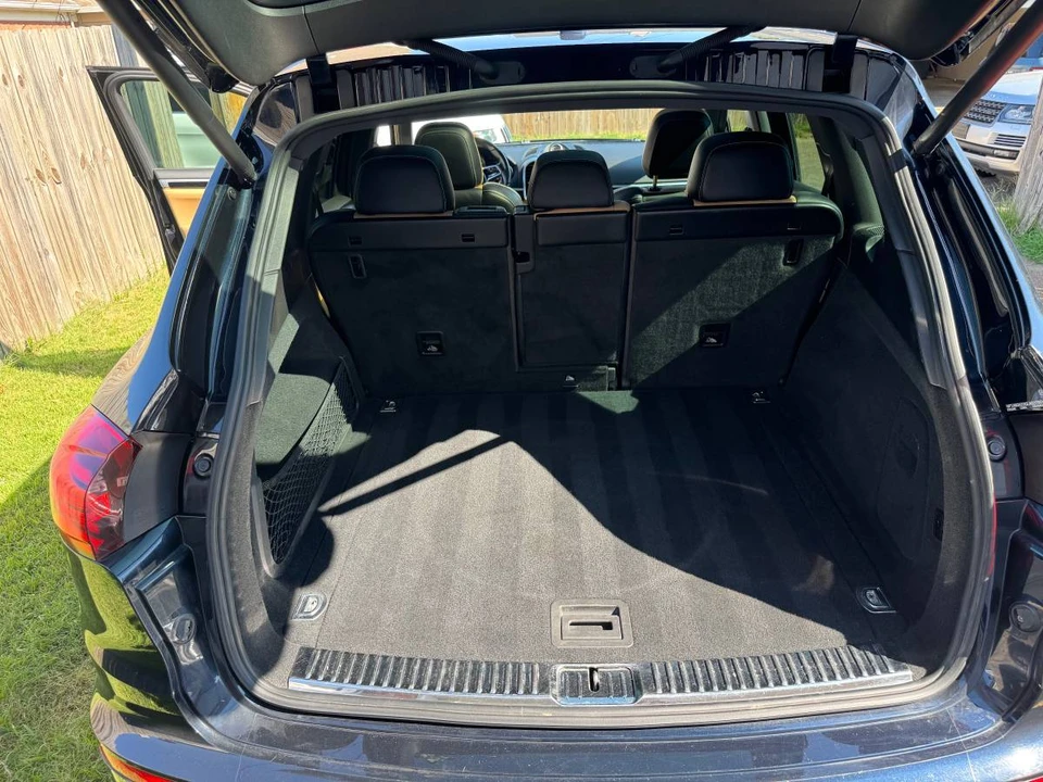 2016 Porsche 958 Cayenne S - Image 10 of 11