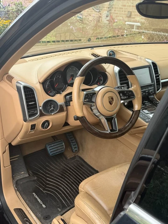 2016 Porsche 958 Cayenne S - Image 9 of 10