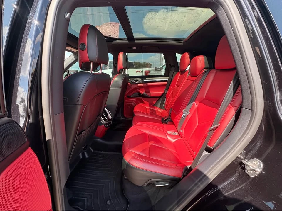 2016 Porsche 958 Cayenne S - Image 9 of 12