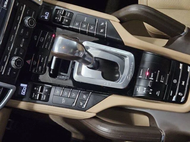2016 Porsche 958 Cayenne S - Image 15 of 19