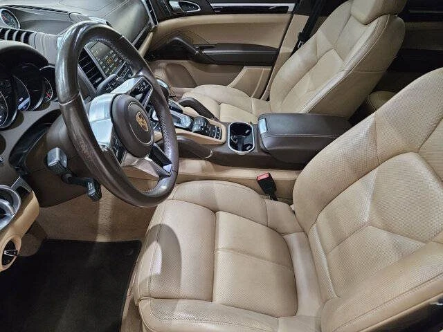 2016 Porsche 958 Cayenne S - Image 7 of 19