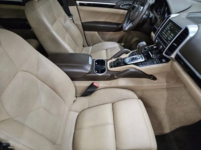 2016 Porsche 958 Cayenne S - Image 8 of 19