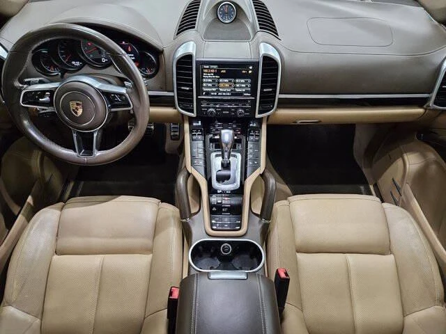 2016 Porsche 958 Cayenne S - Image 16 of 19