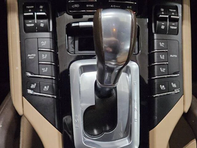 2016 Porsche 958 Cayenne S - Image 13 of 19