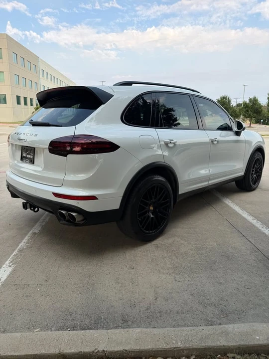 2016 Porsche 958 Cayenne S - Image 4 of 15