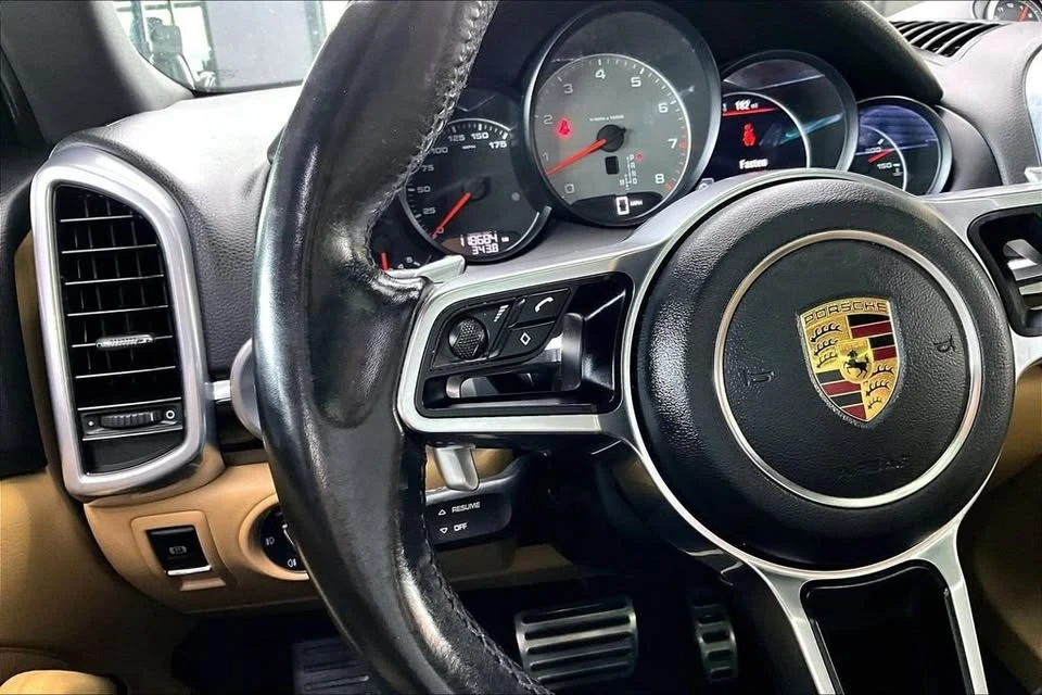 2016 Porsche 958 Cayenne S - Image 11 of 19