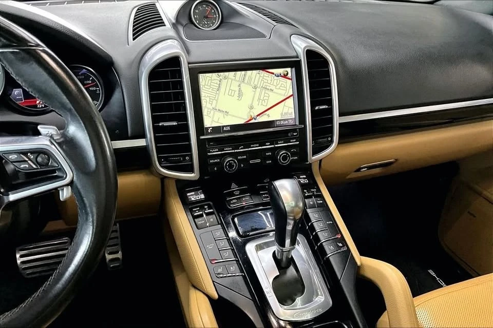 2016 Porsche 958 Cayenne S - Image 9 of 19