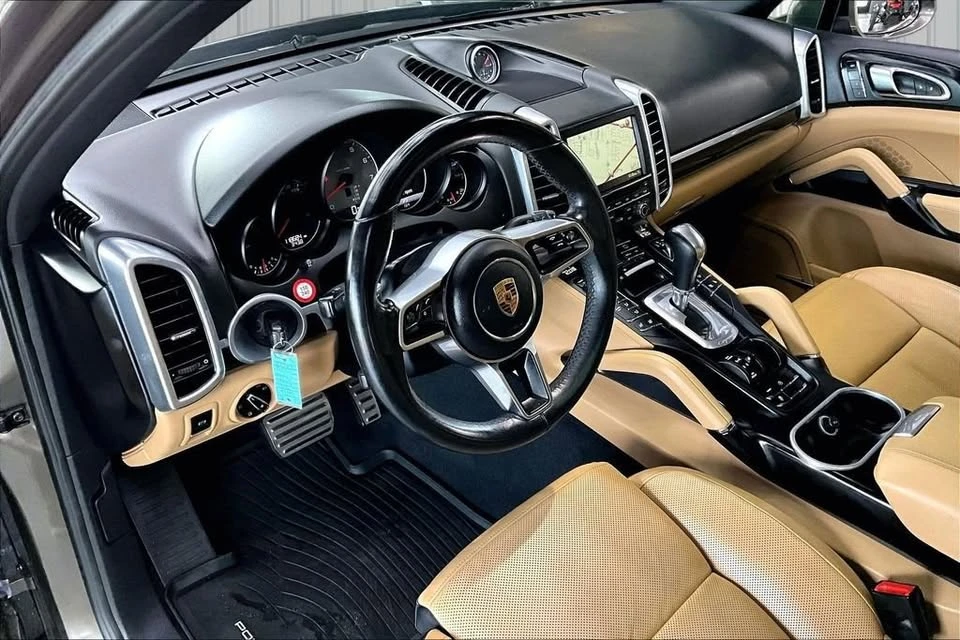2016 Porsche 958 Cayenne S - Image 17 of 19