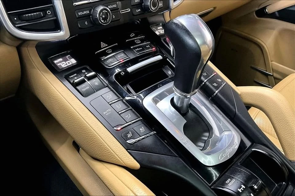 2016 Porsche 958 Cayenne S - Image 15 of 19