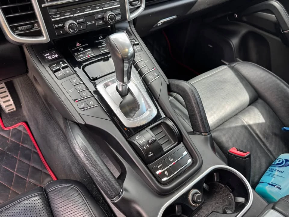 2016 Porsche 958 Cayenne S - Image 11 of 19