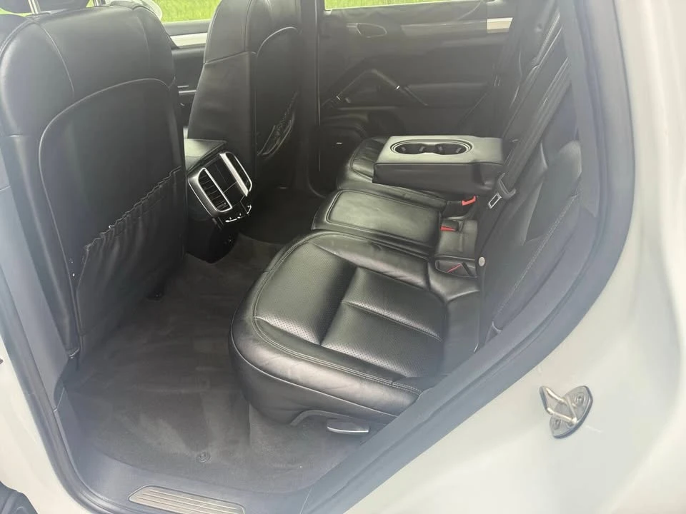 2016 Porsche 958 Cayenne S - Image 10 of 17