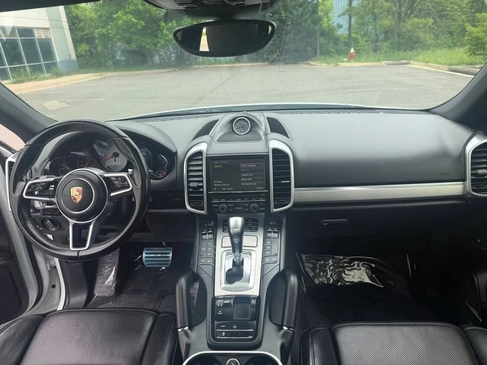2016 Porsche 958 Cayenne S - Image 12 of 17