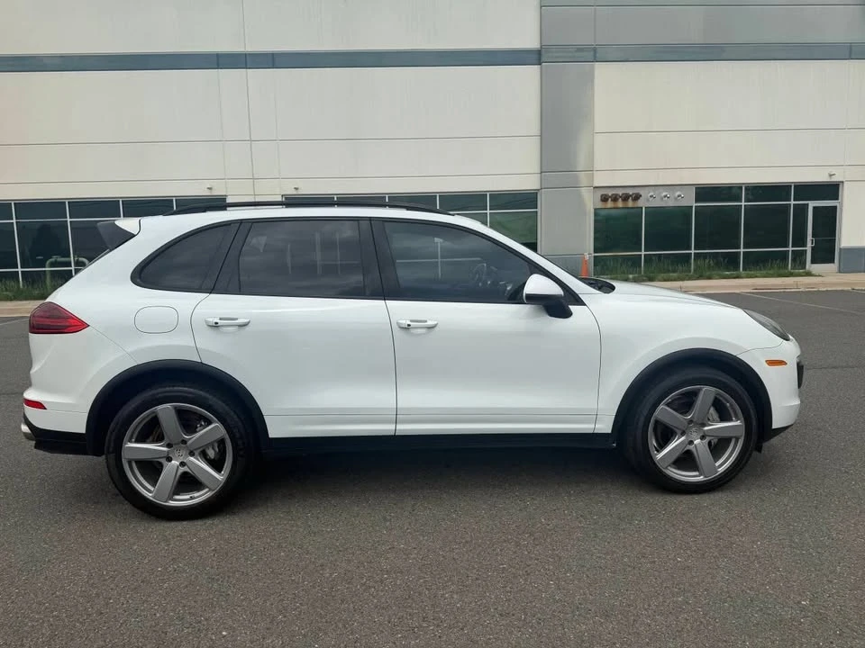 2016 Porsche 958 Cayenne S - Image 8 of 17