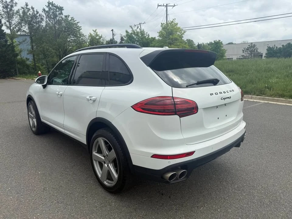 2016 Porsche 958 Cayenne S - Image 4 of 17