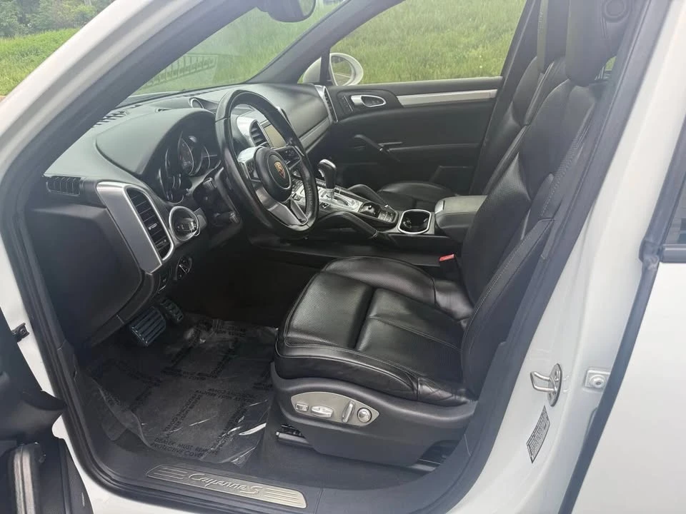 2016 Porsche 958 Cayenne S - Image 9 of 17