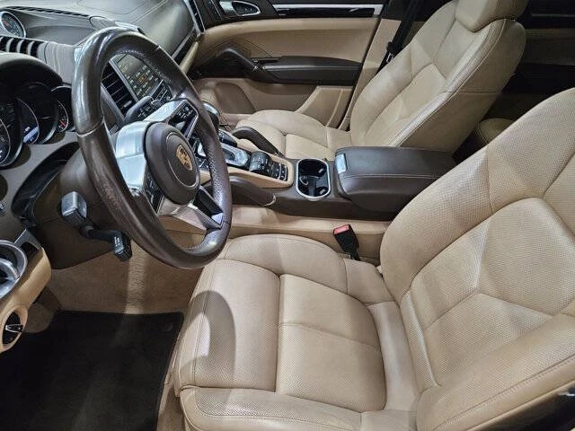 2016 Porsche 958 Cayenne S - Image 10 of 20