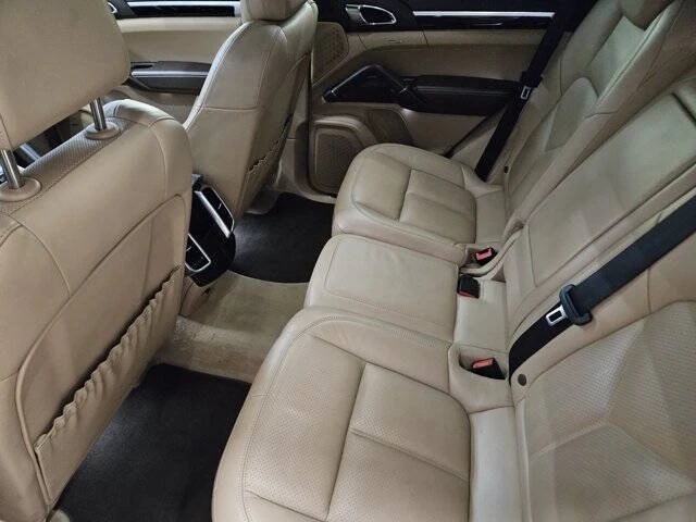 2016 Porsche 958 Cayenne S - Image 18 of 20