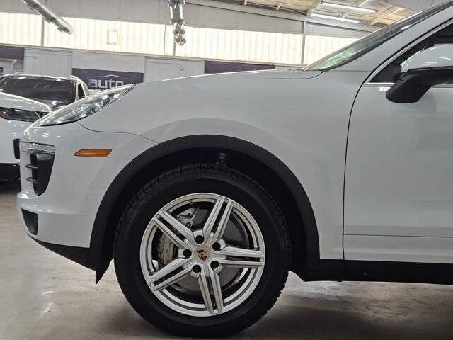2016 Porsche 958 Cayenne S - Image 9 of 20
