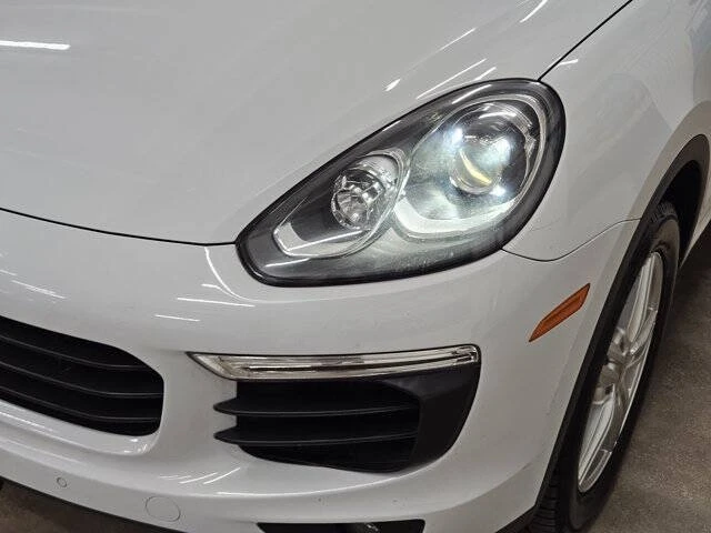 2016 Porsche 958 Cayenne S - Image 8 of 20