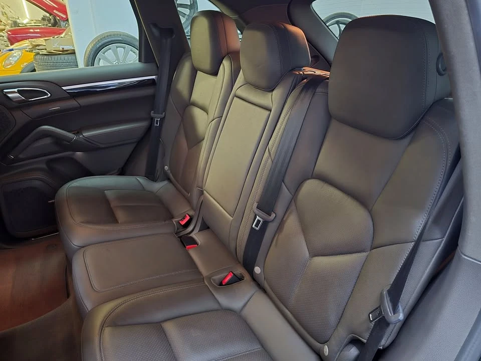 2016 Porsche 958 Cayenne S - Image 8 of 17