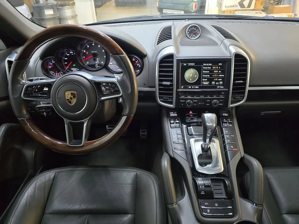 2016 Porsche 958 Cayenne S - Image 6 of 17