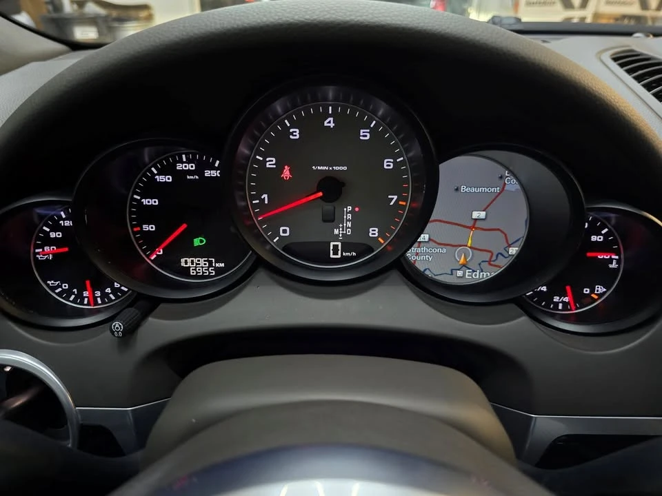 2016 Porsche 958 Cayenne S - Image 10 of 17