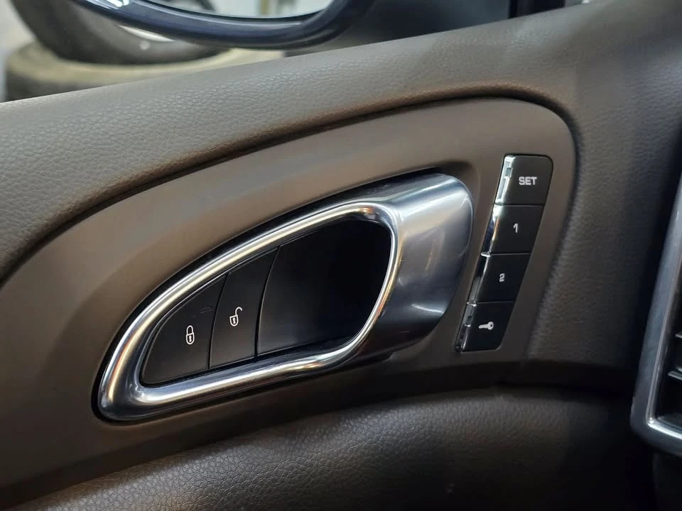 2016 Porsche 958 Cayenne S - Image 14 of 17