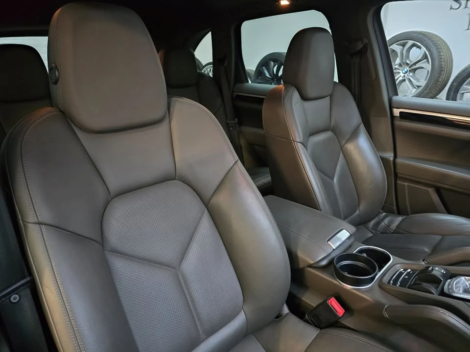 2016 Porsche 958 Cayenne S - Image 7 of 17
