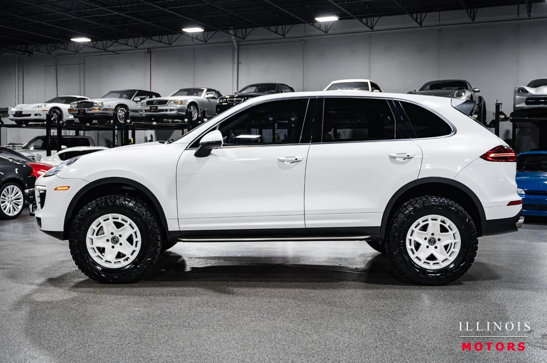 2016 Porsche 958 Cayenne S - Image 2 of 21