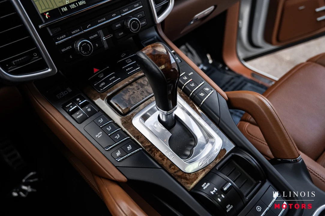 2016 Porsche 958 Cayenne S - Image 28 of 31