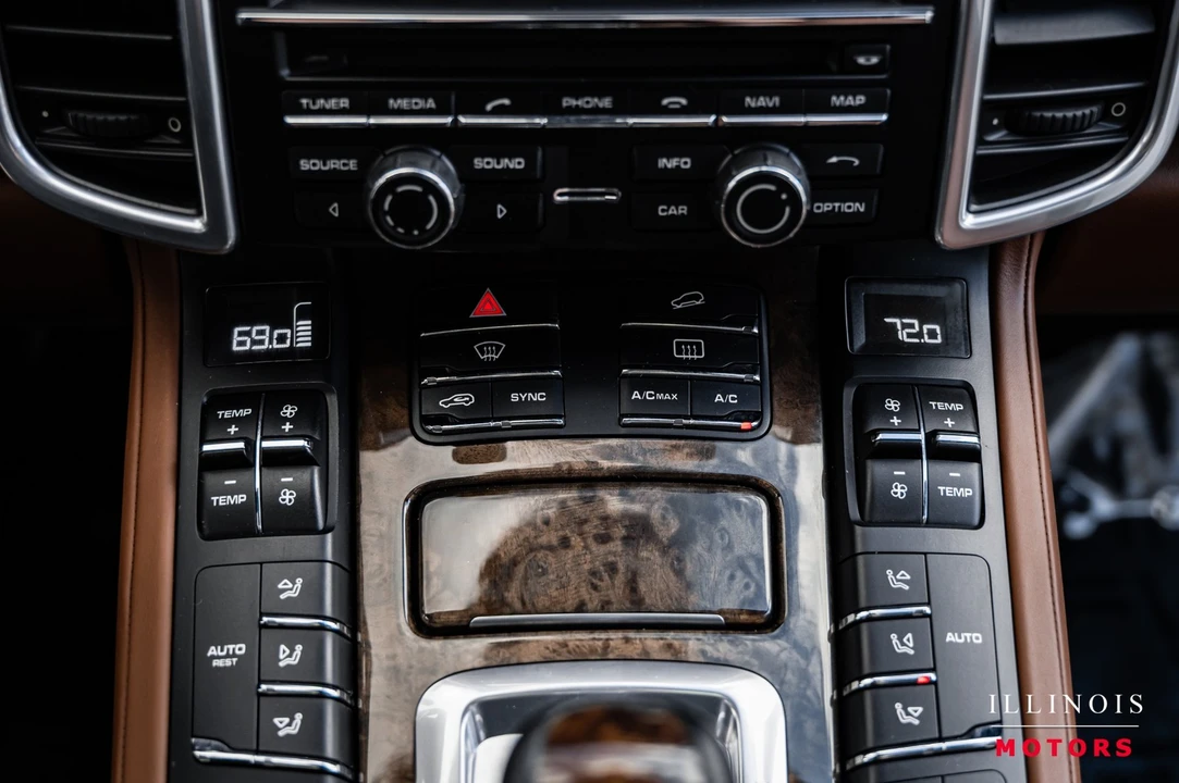 2016 Porsche 958 Cayenne S - Image 26 of 31