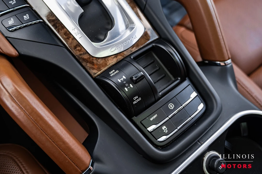 2016 Porsche 958 Cayenne S - Image 29 of 31