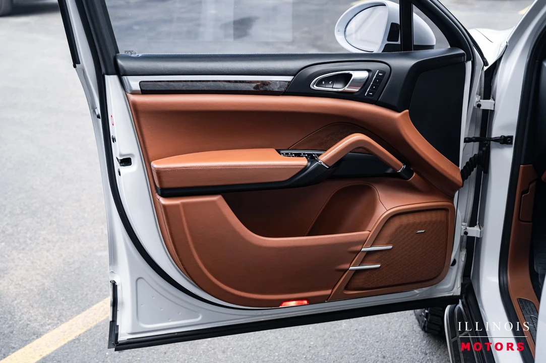 2016 Porsche 958 Cayenne S - Image 17 of 21