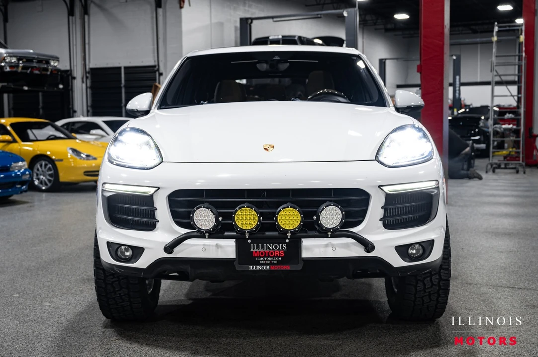 2016 Porsche 958 Cayenne S - Image 8 of 21