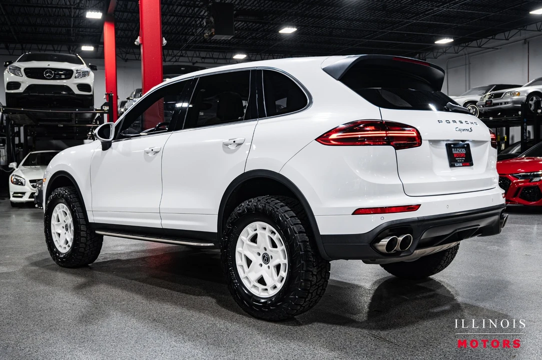 2016 Porsche 958 Cayenne S - Image 3 of 31