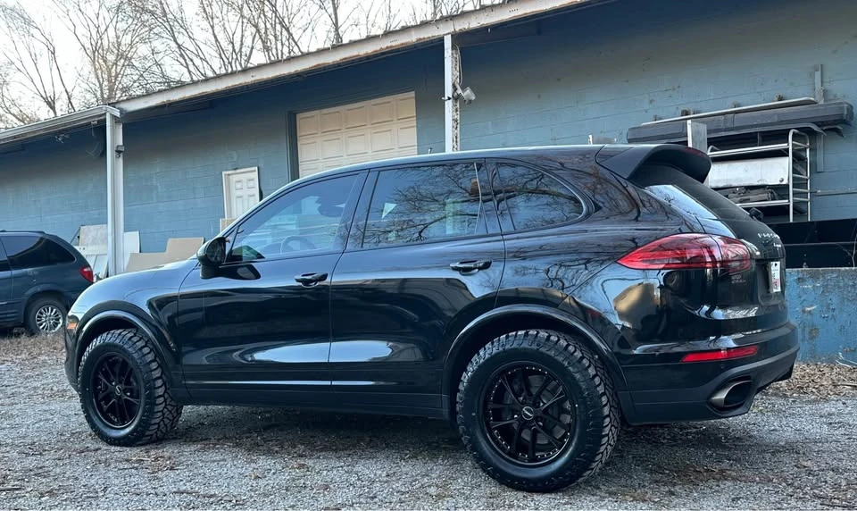 2016 Porsche 958 Cayenne S - Image 3 of 10