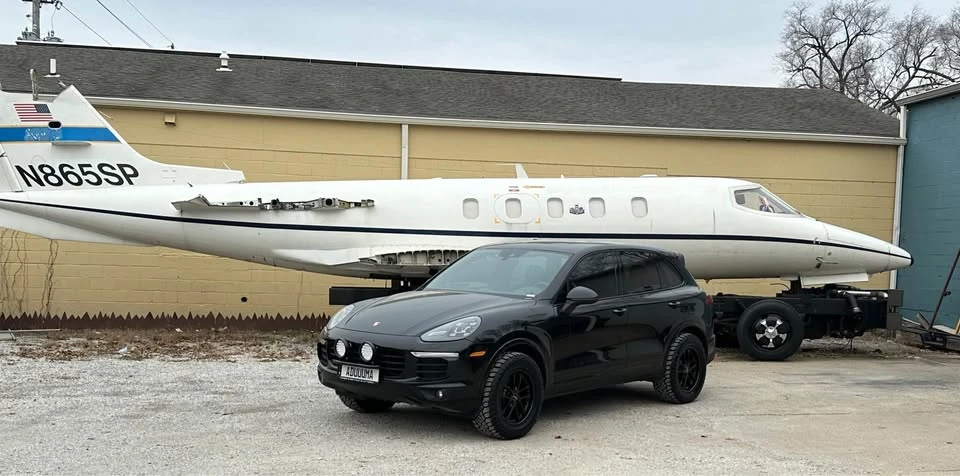2016 Porsche 958 Cayenne S - Image 2 of 10
