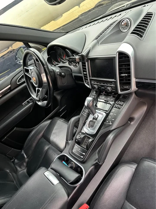 2016 Porsche 958 Cayenne S - Image 8 of 10