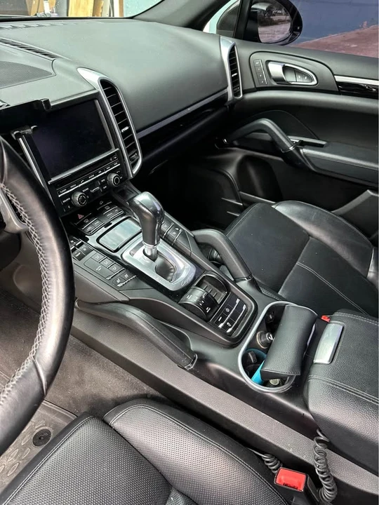 2016 Porsche 958 Cayenne S - Image 6 of 10