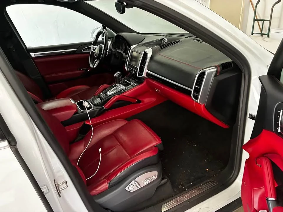 2016 Porsche 958 Cayenne S - Image 3 of 8