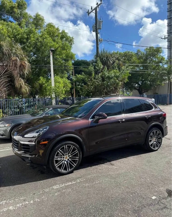 2016 Porsche 958 Cayenne S - Image 2 of 5