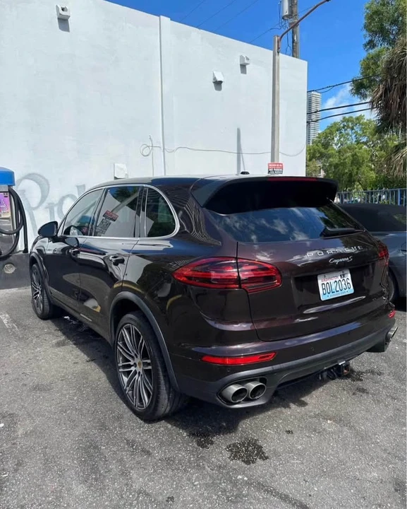 2016 Porsche 958 Cayenne S - Image 3 of 5