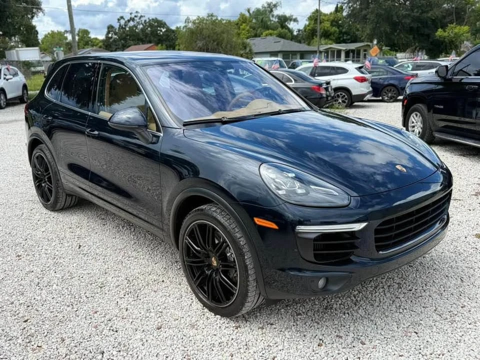 2016 Porsche 958 Cayenne S - Image 3 of 20