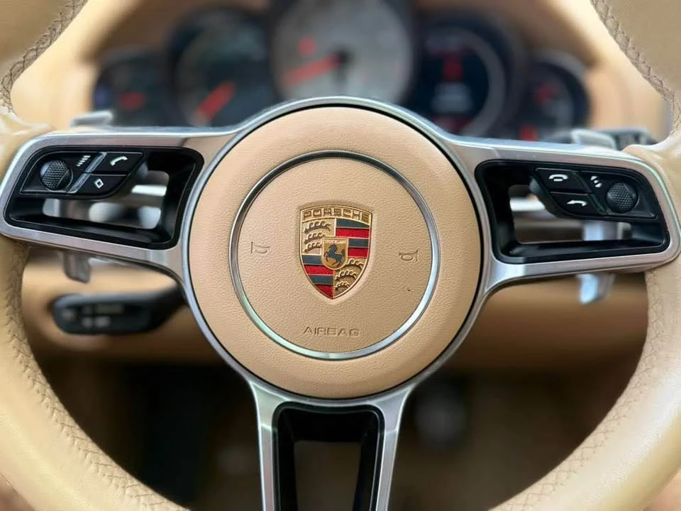 2016 Porsche 958 Cayenne S - Image 16 of 20
