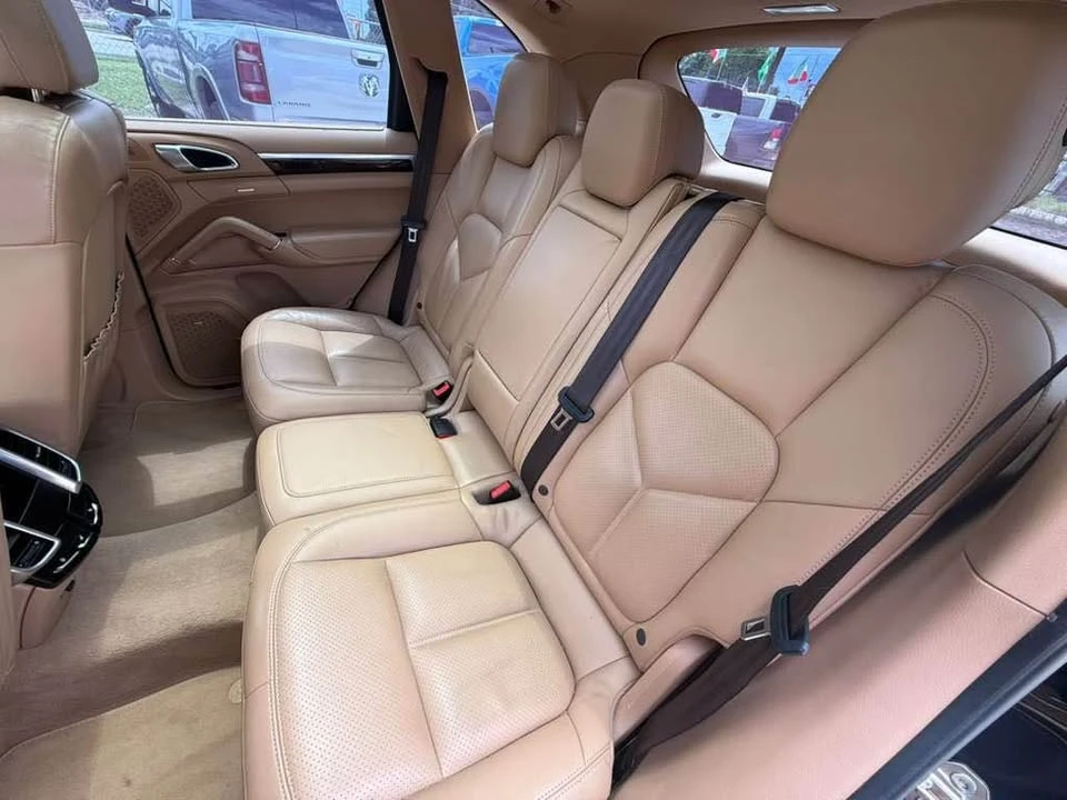 2016 Porsche 958 Cayenne S - Image 15 of 20