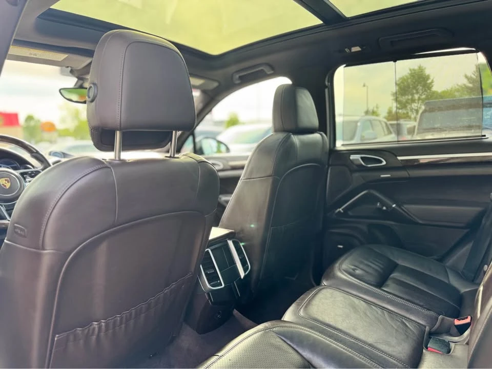 2016 Porsche 958 Cayenne S - Image 9 of 19